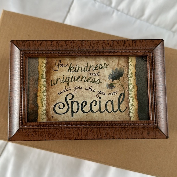 Jewelry box with music - Picture 3 of 8